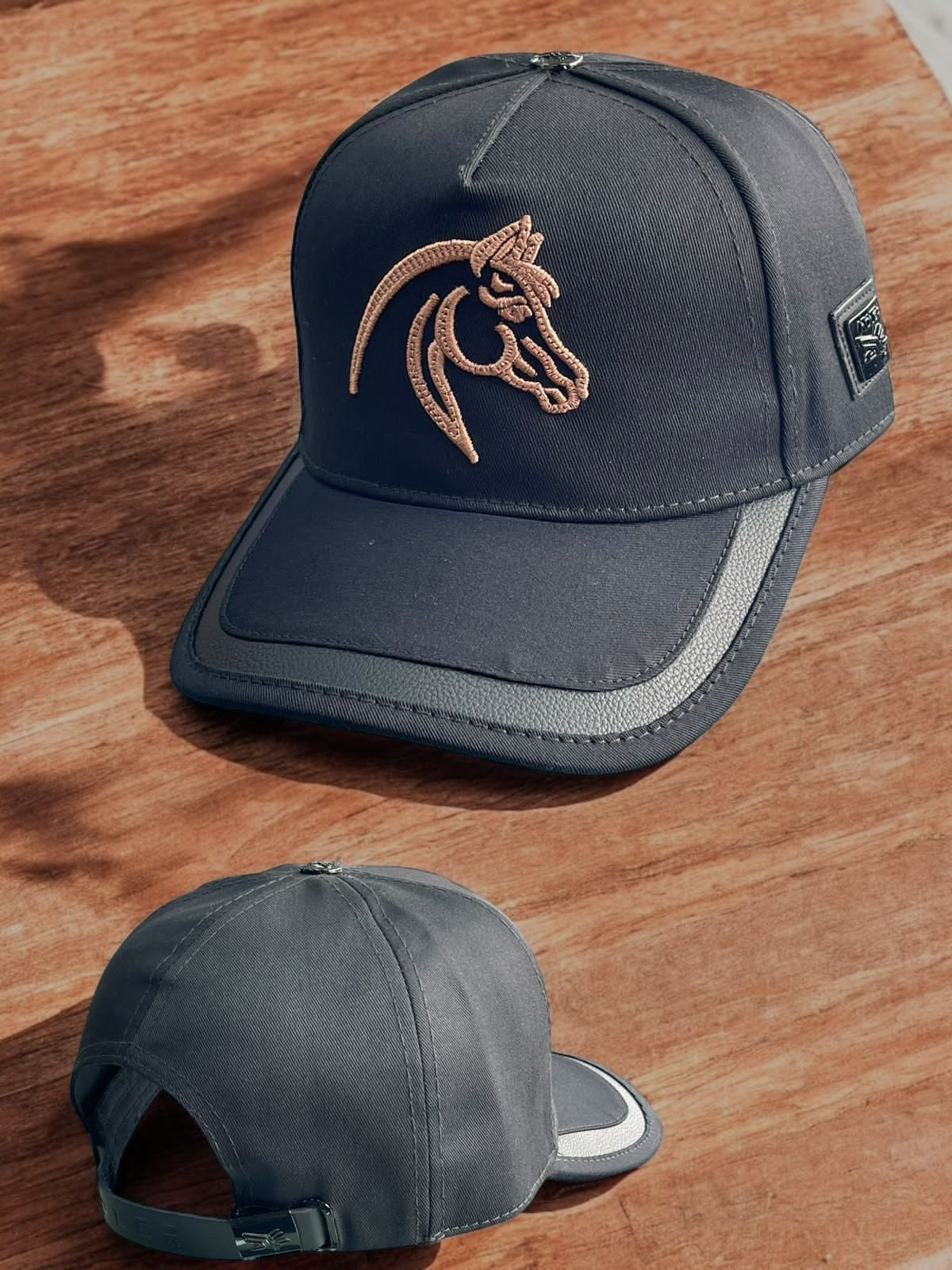 Gorras Equinas bordada