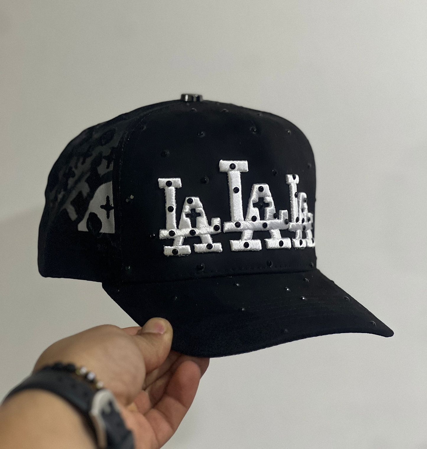 CATÁLOGO GORRAS BÉLICAS TOCA LA IMAGEN Y DESLIZA PARA VER MAS DISEÑOS