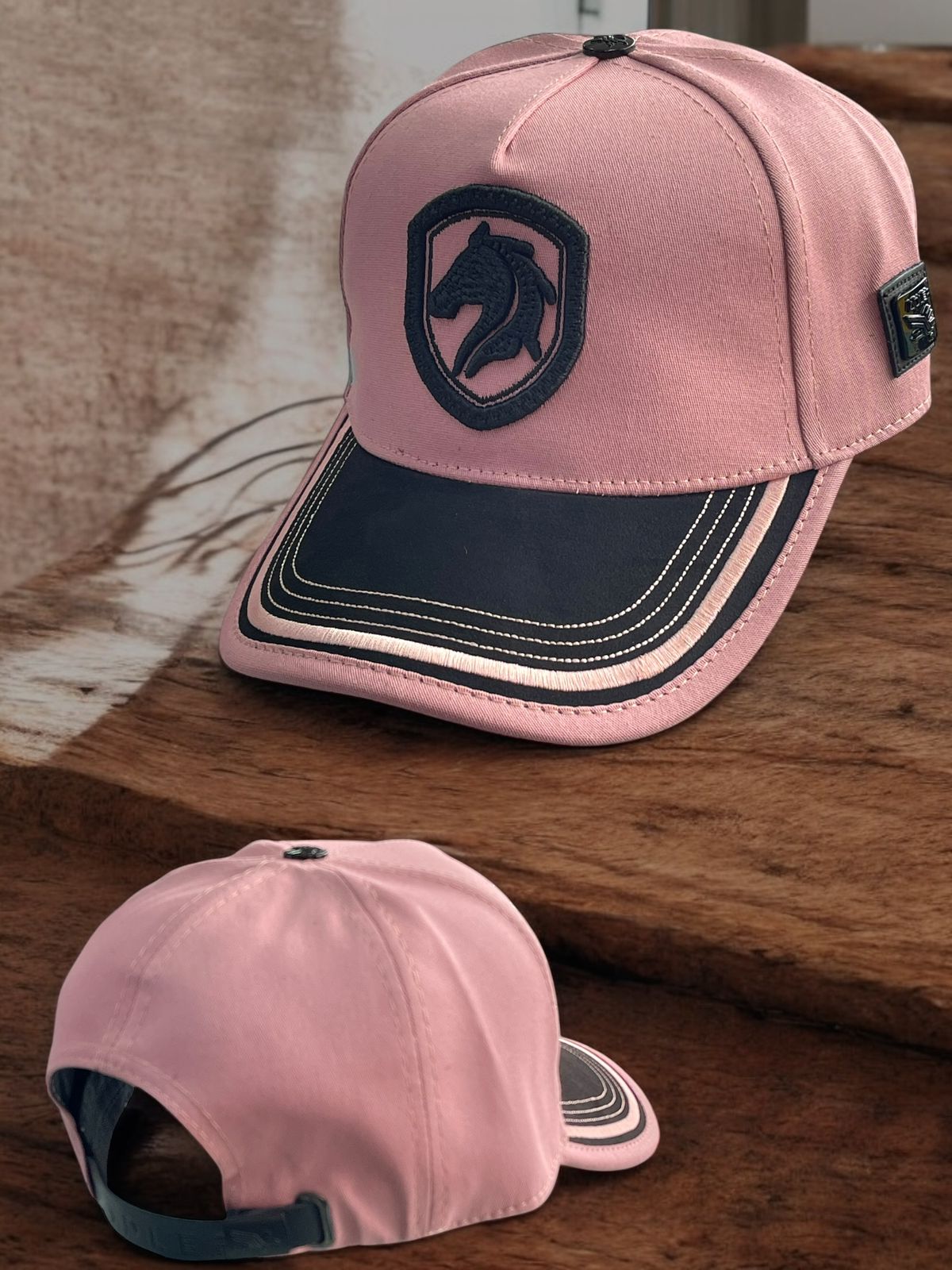 Gorras Equinas bordadas